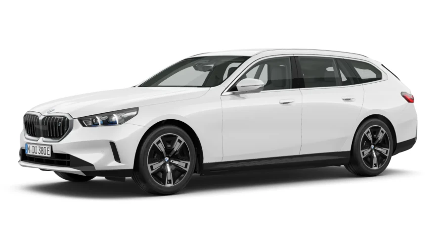 BMW i5 Touring Alpinweiß uni Modellbild.